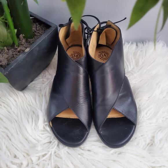 Vintage Foundry Company Regan Black Leather Open Toe Shoe Sandal 7.5 - Picture 1 of 8